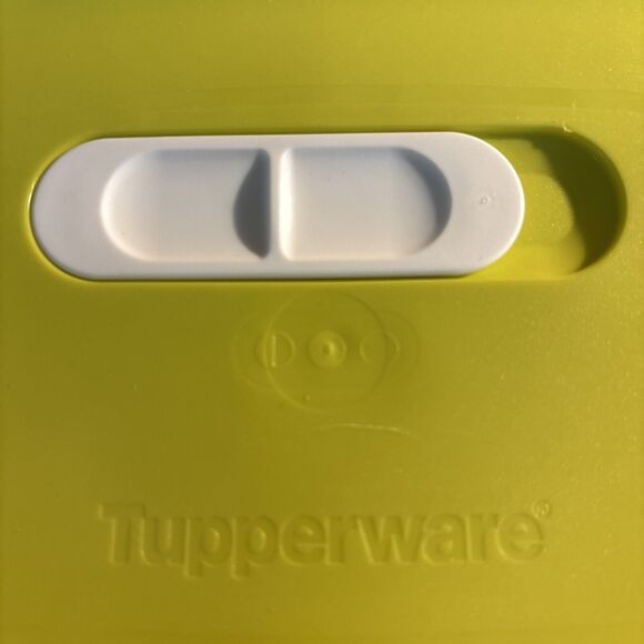 (2) Tupperware FRIDGESMART Deep Containers Fruit Vegetable Savers Fresh 1.75 Qt - Picture 6 of 7